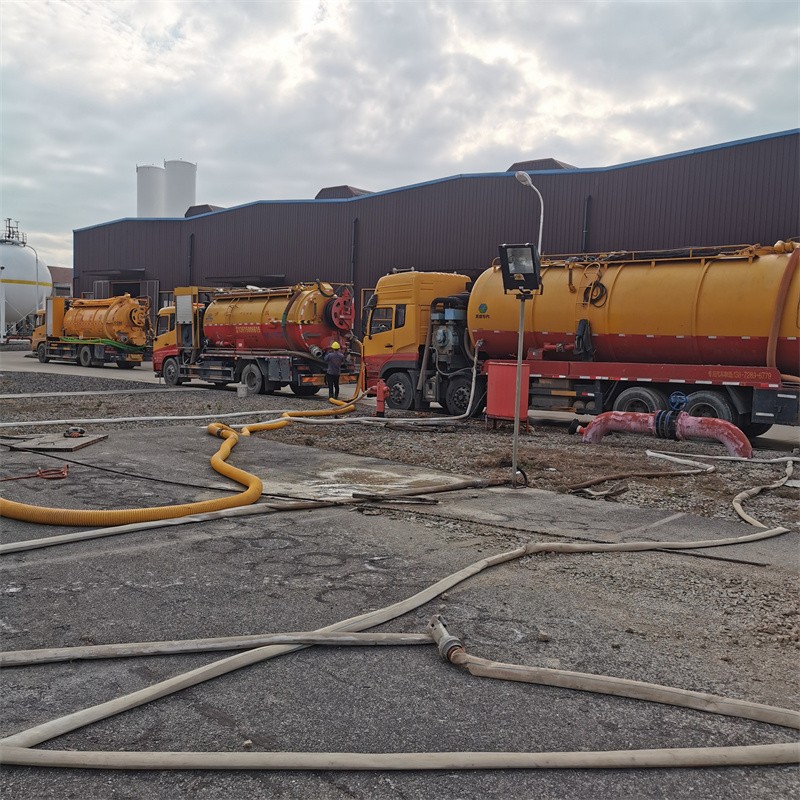 开鲁污水池清理