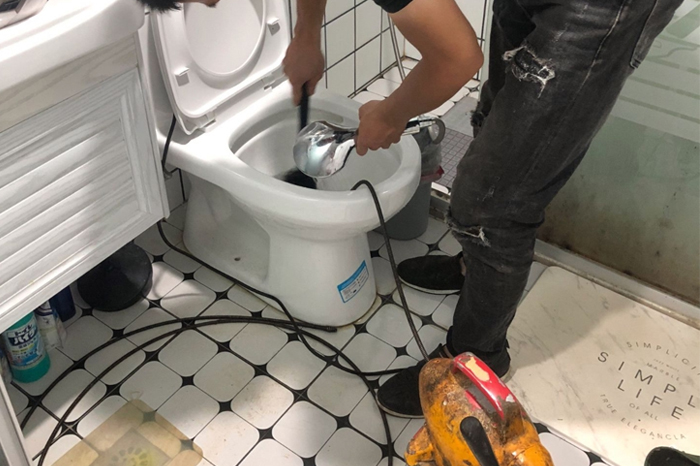 开鲁马桶堵塞自己疏通还是找师傅?专业上门服务让你省时更省心